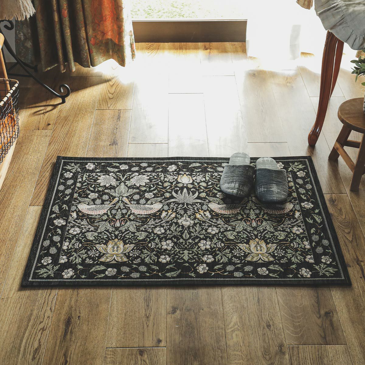 いちご泥棒 マット 玄関マット | オーダーカーペット・ラグのFROM FLOOR