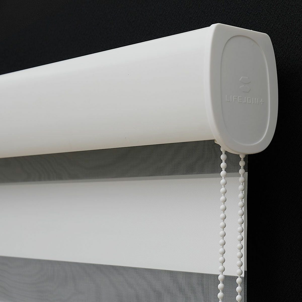 調光ロールスクリーン　非遮光01