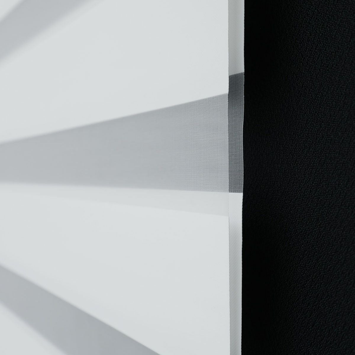 調光ロールスクリーン　非遮光09