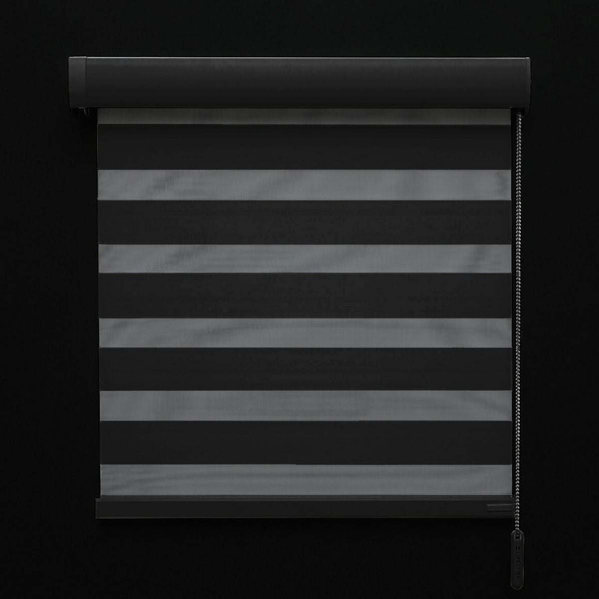 調光ロールスクリーン　遮光　ブラック