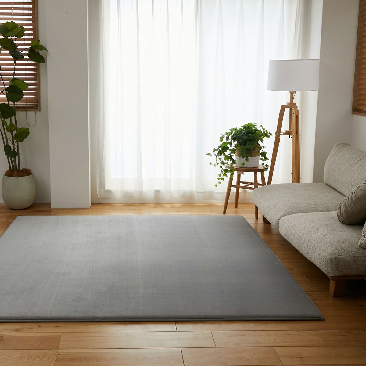 グレー横からのイメージ