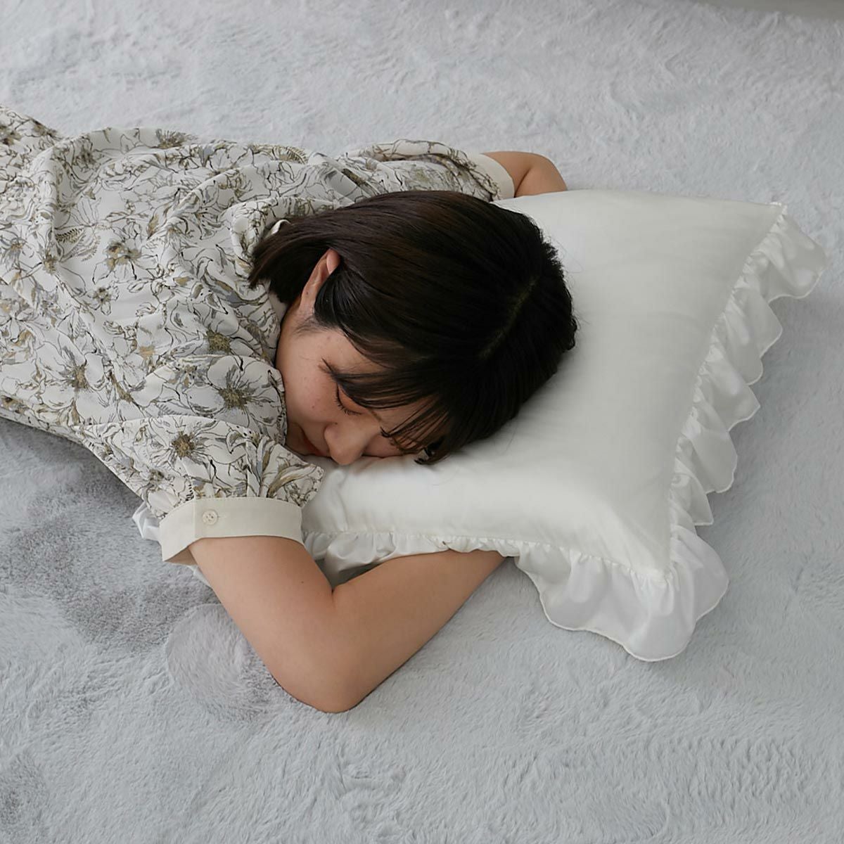 フリルクッション12