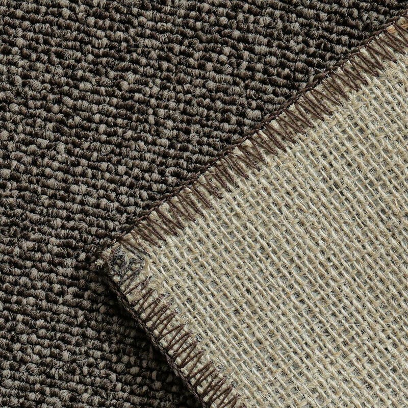 ダークブラウン