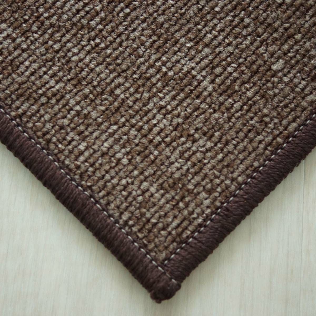 ダークブラウン