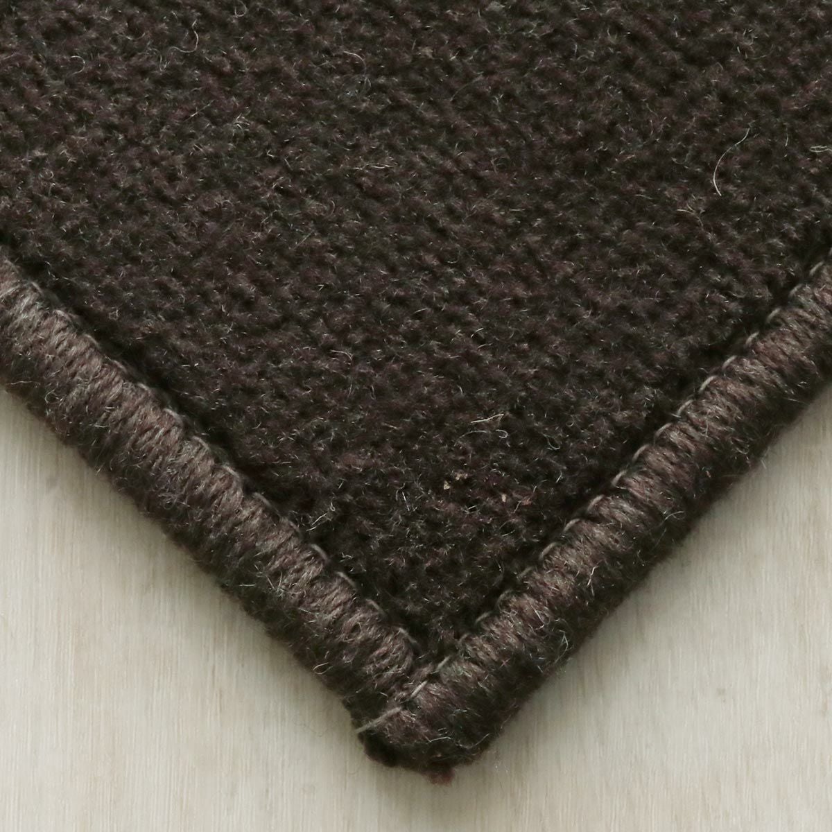 ダークブラウン