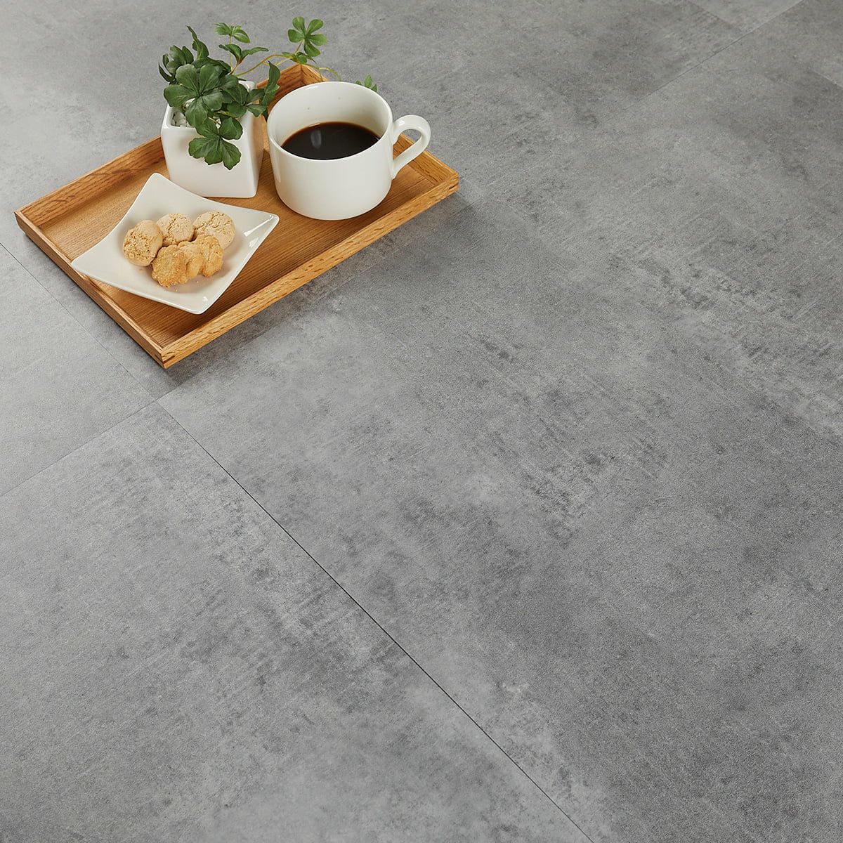 フロム モルタルグレー 少し寄りの画像