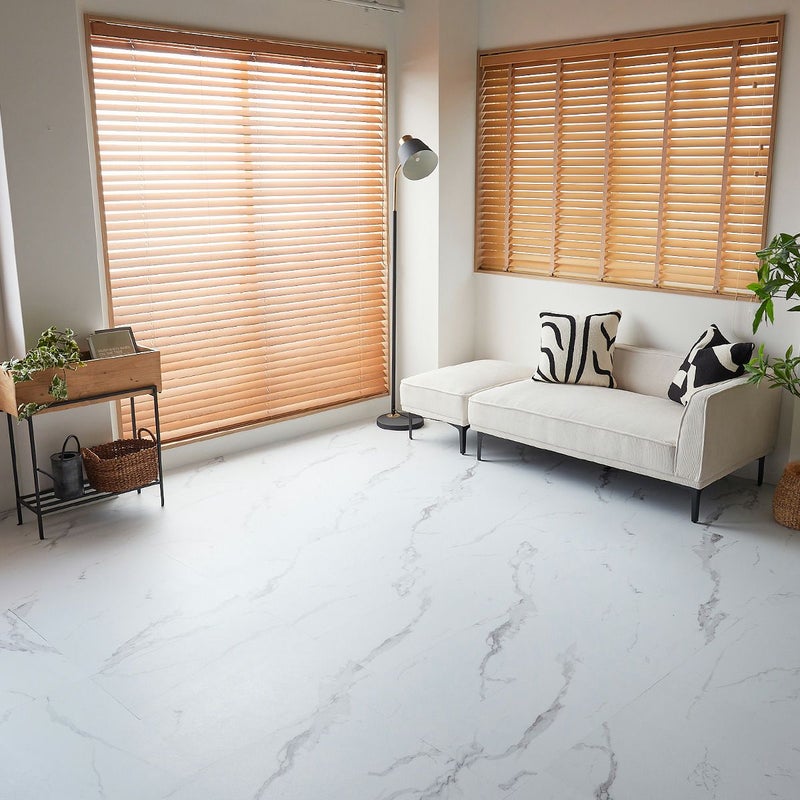 フロム ホワイトマーブル 部屋全体