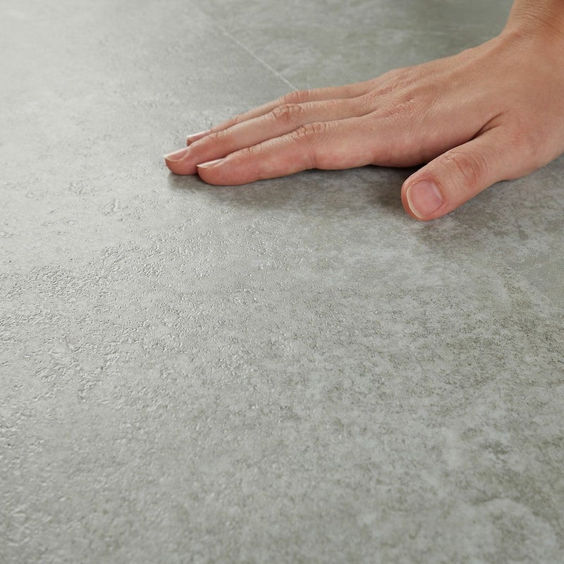 フロムラフグレージュ 撫でる様子