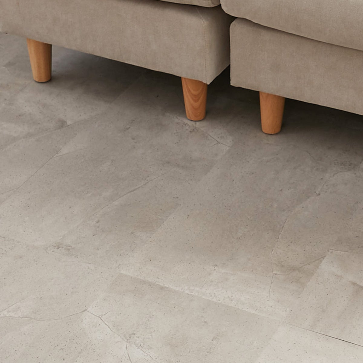 フロム ケーブグレージュ ソファの脚