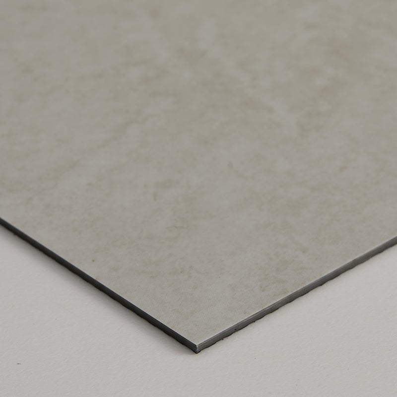 フロム グレイッシュベージュ 厚みが分かるアップの画像