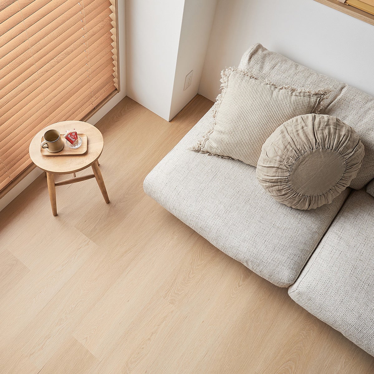 フロム ナチュラルウッド 部屋の一角の画像