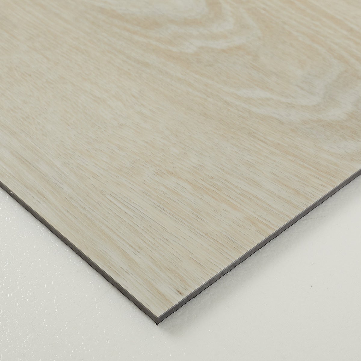 フロム ホワイトウッド 厚みが分かるアップの画像