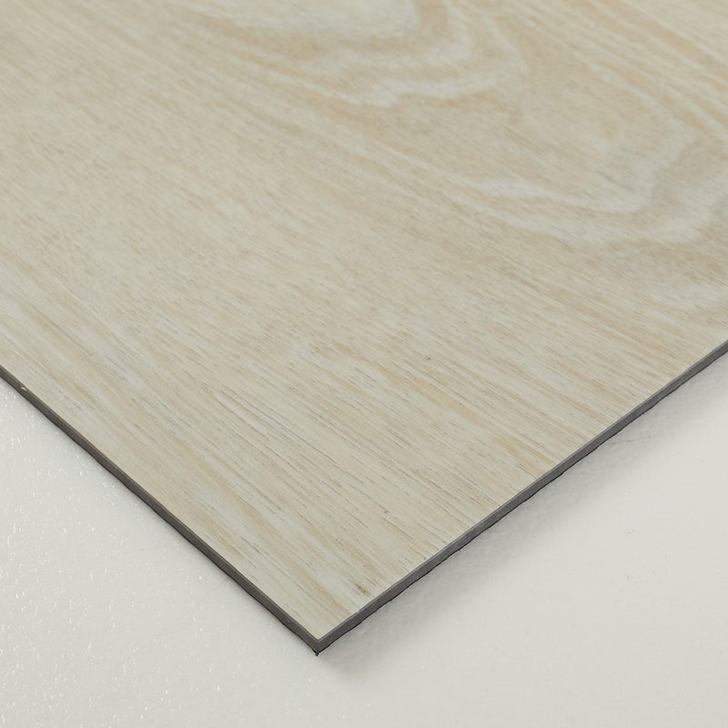 フロム ホワイトウッド 厚みが分かるアップの画像