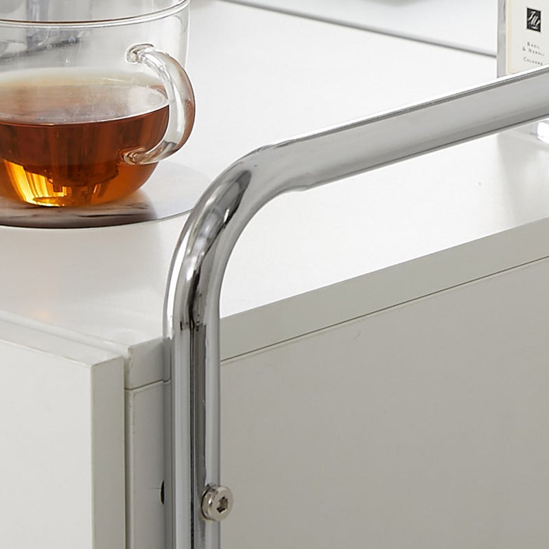 スチール脚のアップ