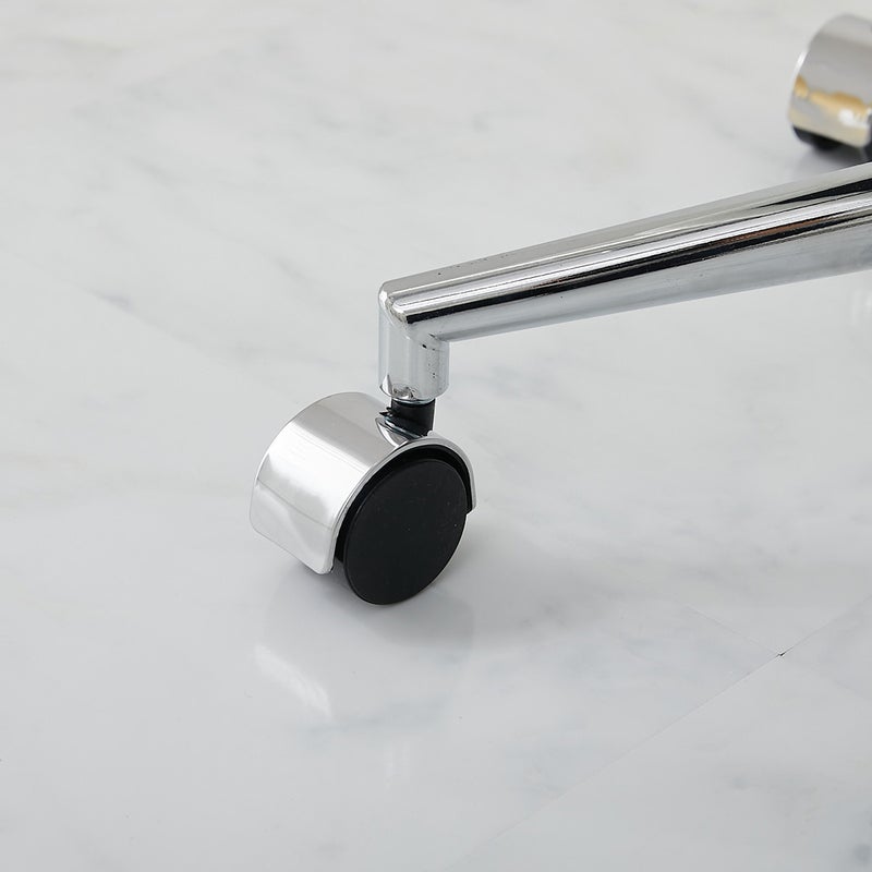 キャスターのアップ