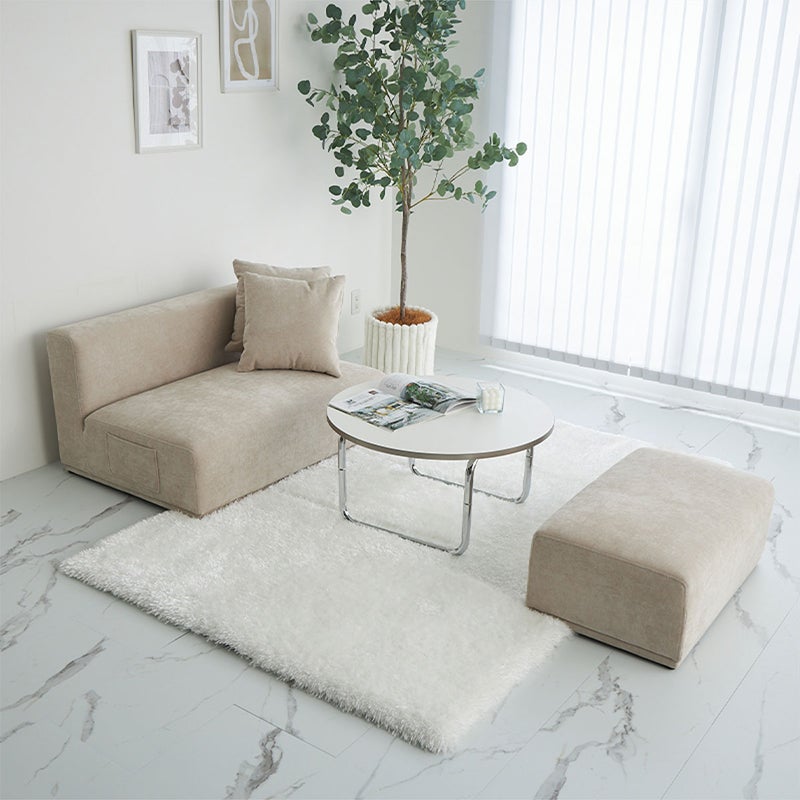 ２人掛けソファ・スツールとして使用しているイメージ　ベージュ